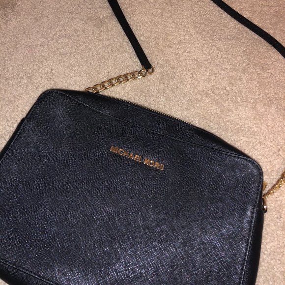 MICHAEL Michael Kors Handbags - Michael Kors Crossbody Purse -  LIKE NEW